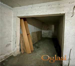 Velika garaža u Danila Kiša